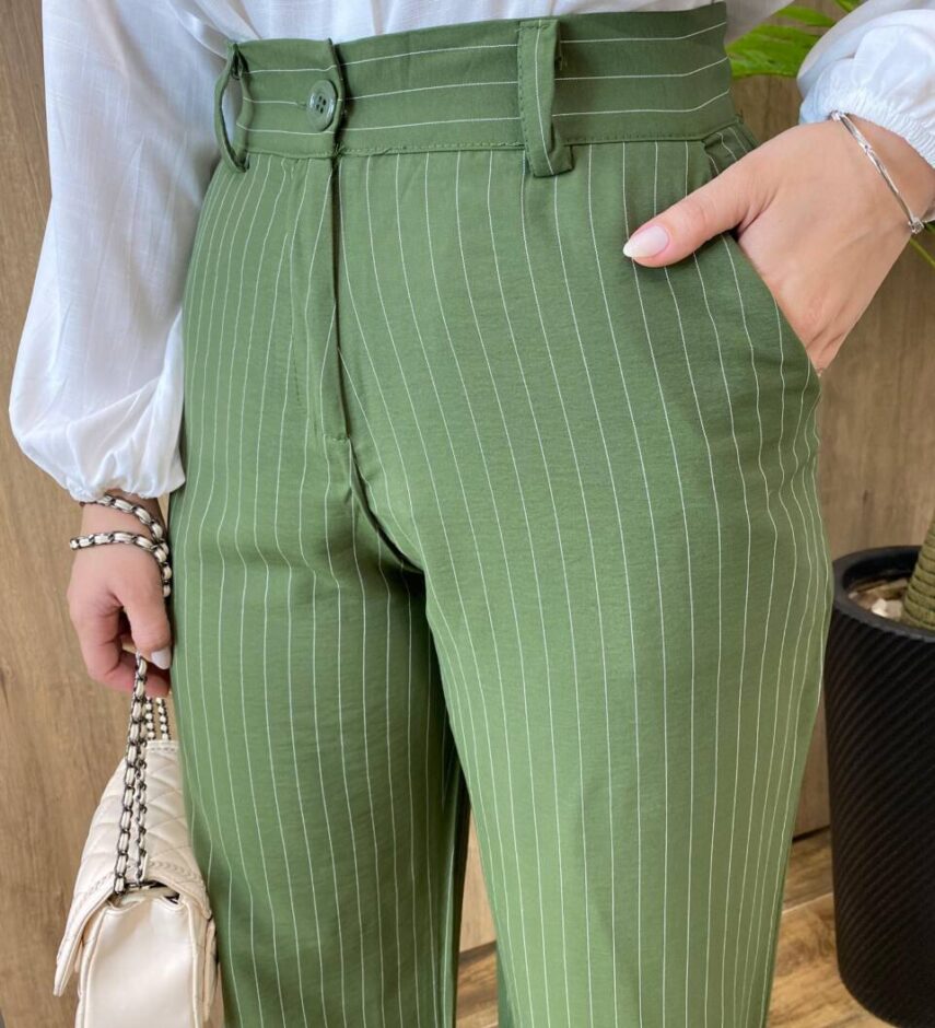 Calça Feminina Alfaiataria Pantalona Risca de Giz Verde - Fernanda Ramos Store