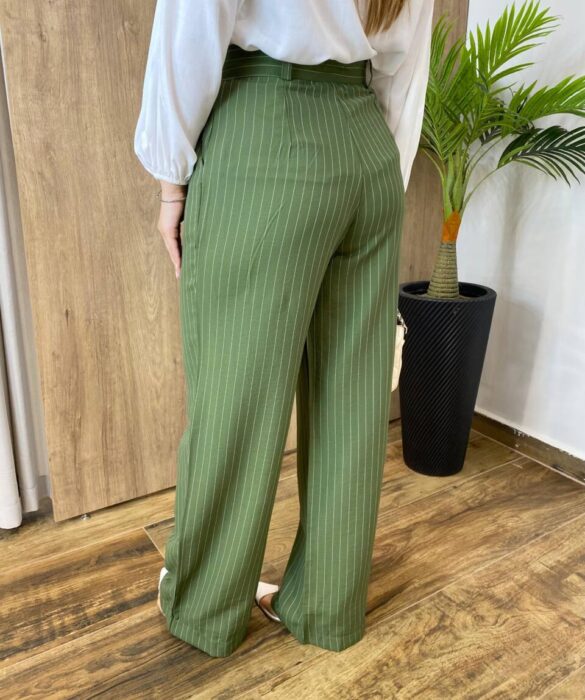 Calça Feminina Alfaiataria Pantalona Risca de Giz Verde - Fernanda Ramos Store