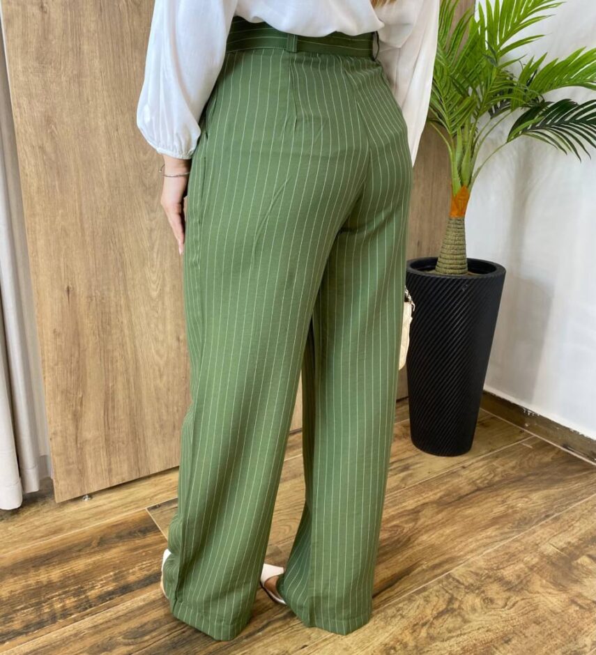 Calça Feminina Alfaiataria Pantalona Risca de Giz Verde - Fernanda Ramos Store