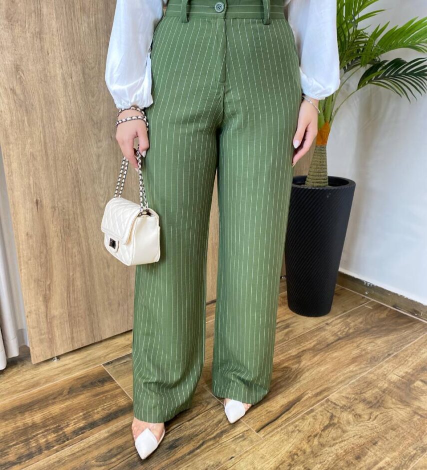 Calça Feminina Alfaiataria Pantalona Risca de Giz Verde - Fernanda Ramos Store