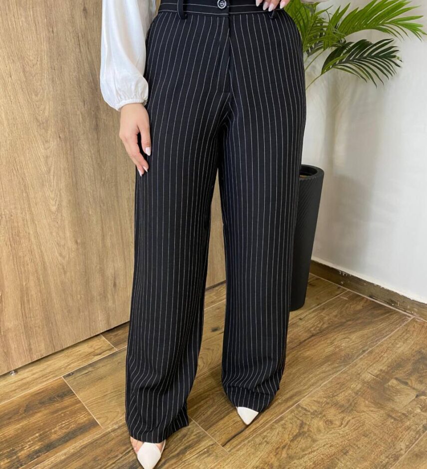 Calça Feminina Alfaiataria Pantalona Risca de Giz Preta - Fernanda Ramos Store