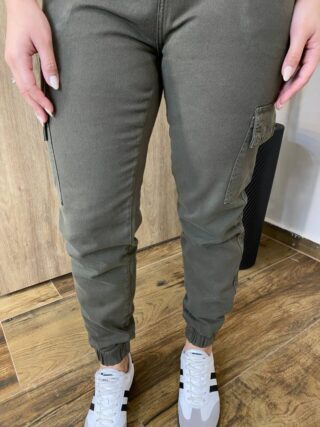 Calça Feminina Jogger Cargo Jeans Verde Militar com Cinto - Fernanda Ramos Store