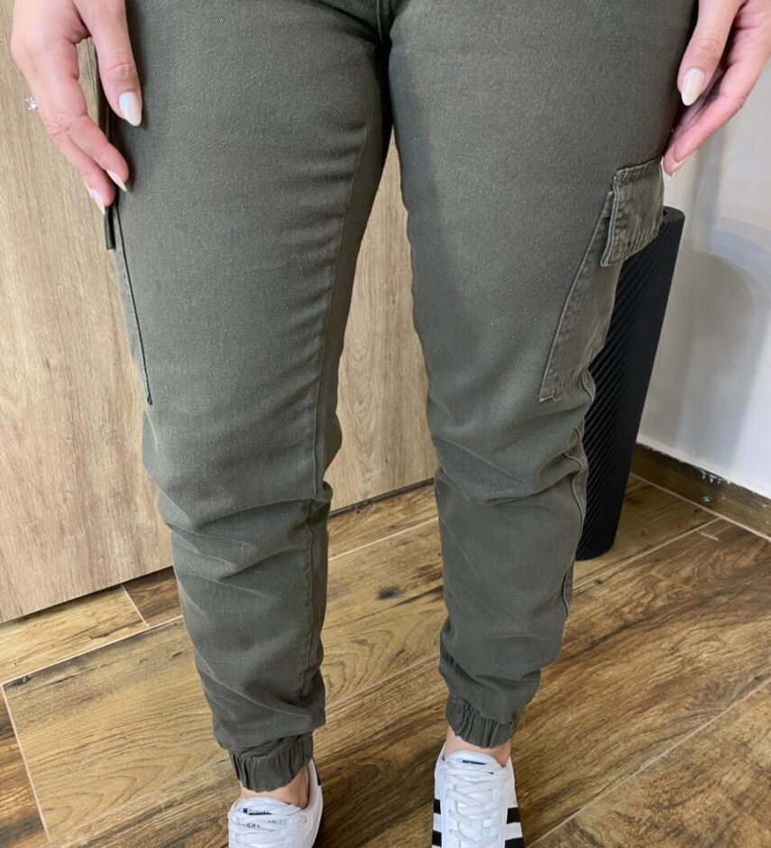 Calça Feminina Jogger Cargo Jeans Verde Militar com Cinto - Fernanda Ramos Store