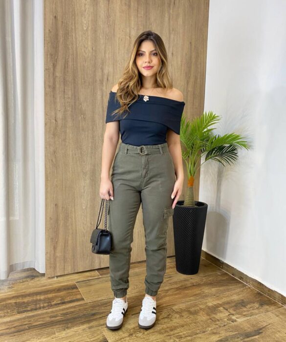 Calça Feminina Jogger Cargo Jeans Verde Militar com Cinto - Fernanda Ramos Store