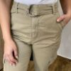 Calça Feminina Jogger Cargo Jeans Caqui com Cinto - Fernanda Ramos Store