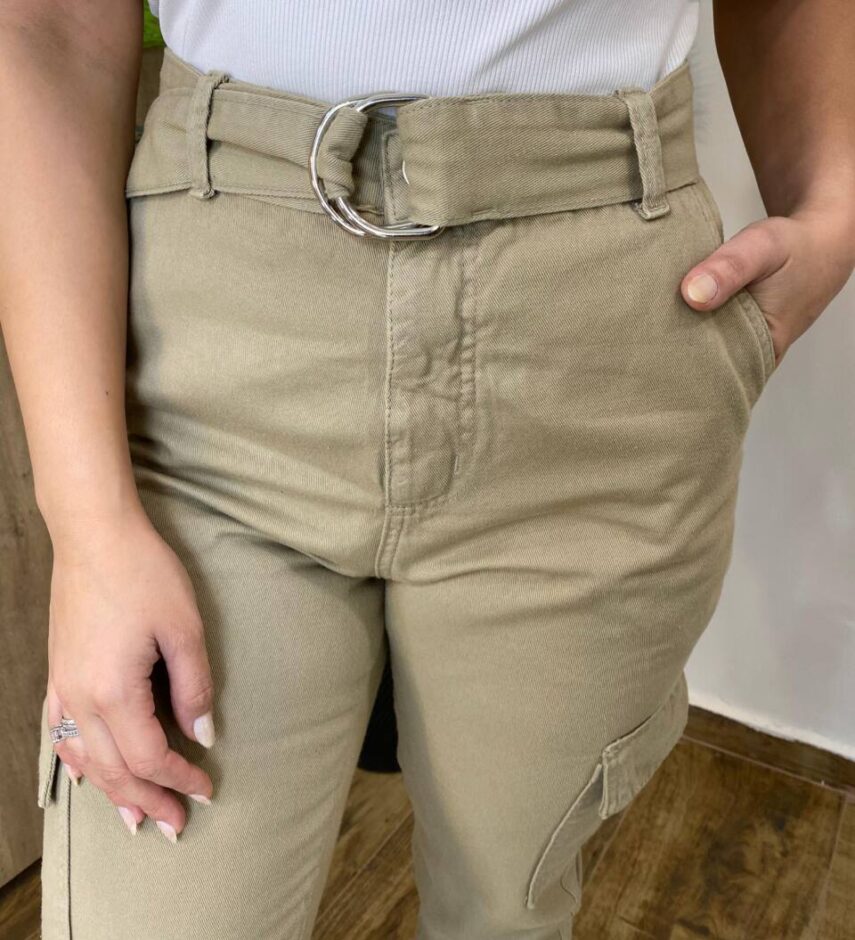 Calça Feminina Jogger Cargo Jeans Caqui com Cinto - Fernanda Ramos Store