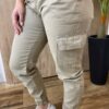 Calça Feminina Jogger Cargo Jeans Caqui com Cinto - Fernanda Ramos Store