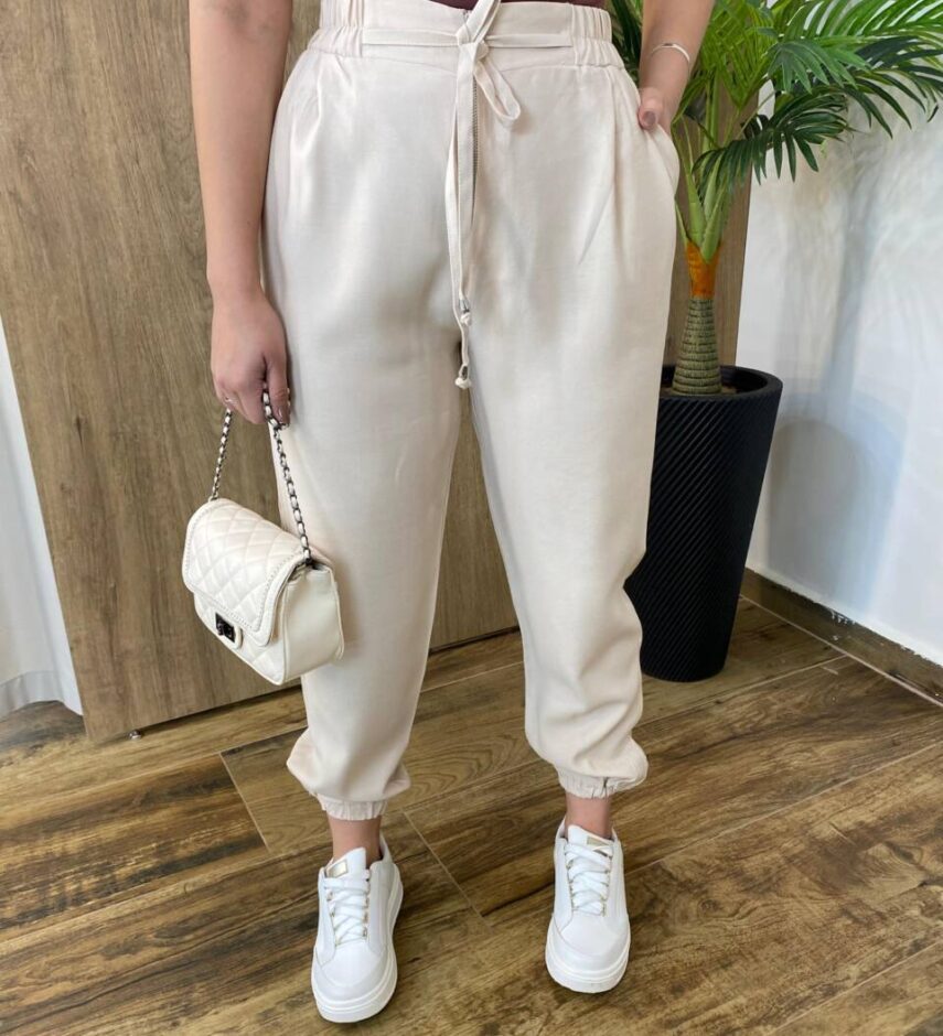 Calça Feminina Jogger Valentina com Bolsos e Amarração Nude - Fernanda Ramos Store