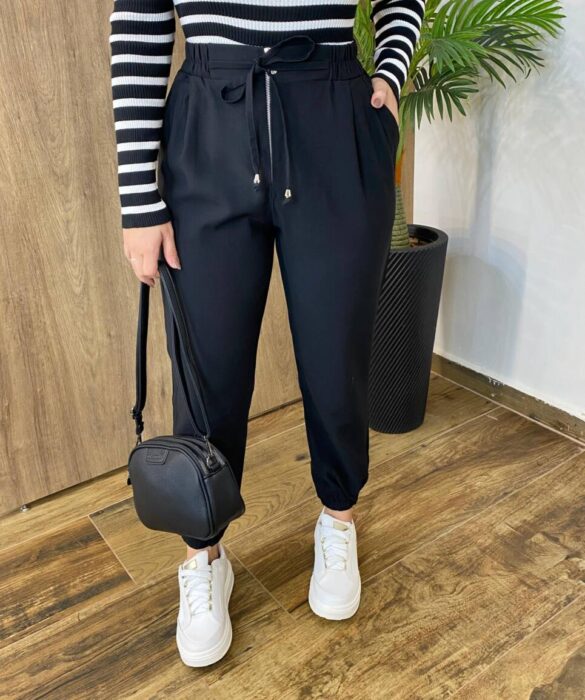 Calça Feminina Jogger Valentina com Bolsos e Amarração Preta - Fernanda Ramos Store