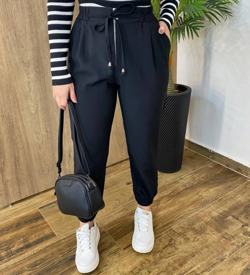 Calça Feminina Jogger Valentina com Bolsos e Amarração Preta - Fernanda Ramos Store