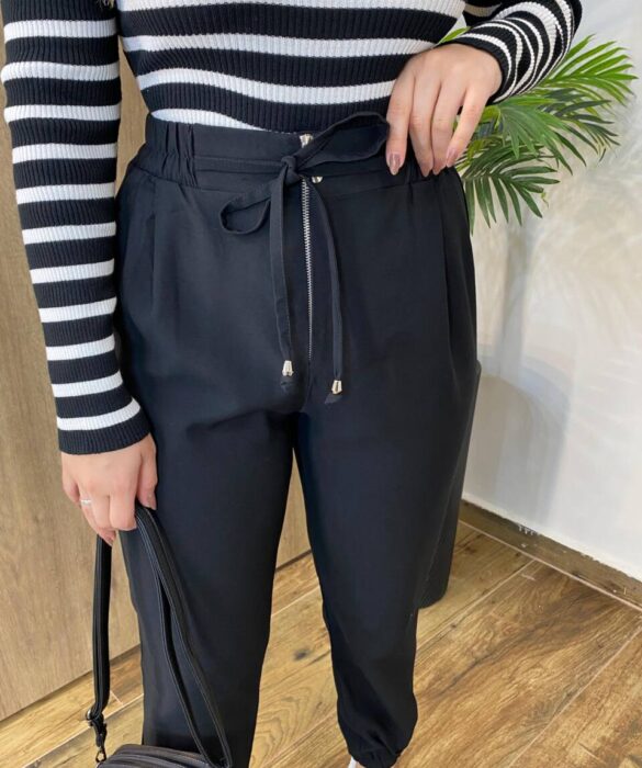 Calça Feminina Jogger Valentina com Bolsos e Amarração Preta - Fernanda Ramos Store