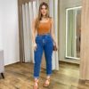 Calça Feminina Mom Sarja com Cinto Jeans 016534 - Fernanda Ramos Store