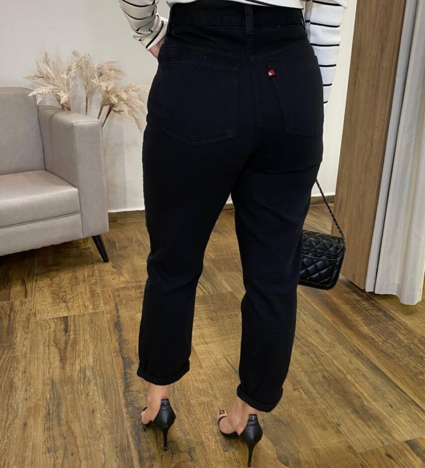 Calça Feminina Mom Sarja com Cinto Preta 016420 - Fernanda Ramos Store