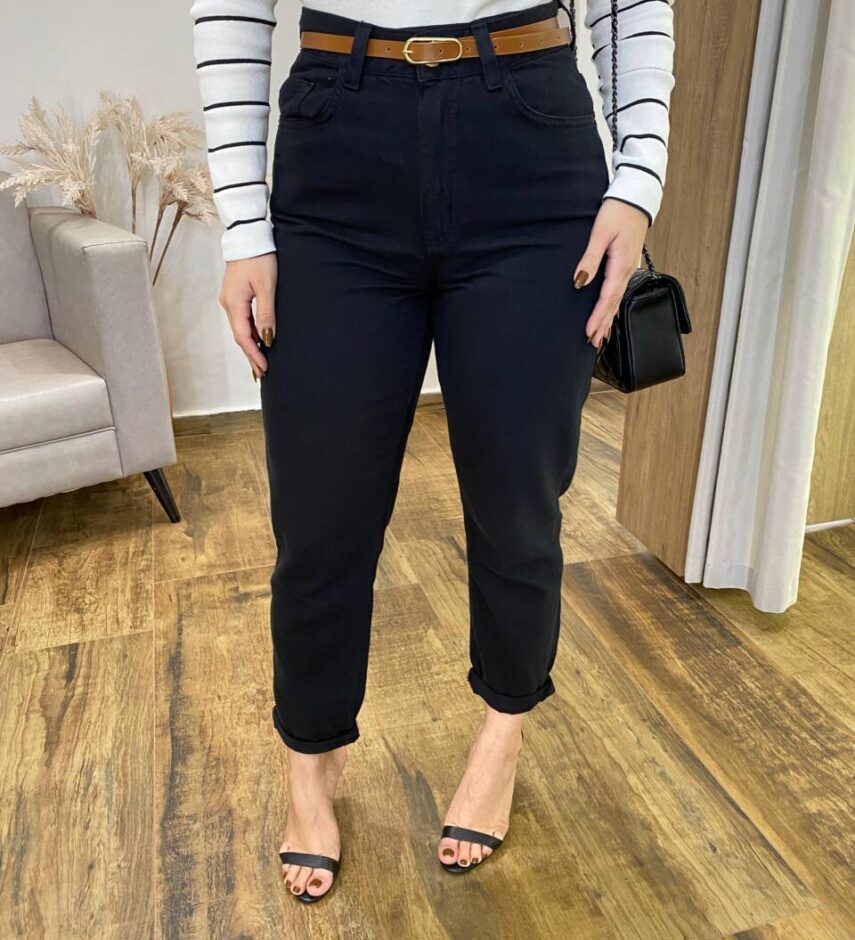 Calça Feminina Mom Sarja com Cinto Preta 016420 - Fernanda Ramos Store