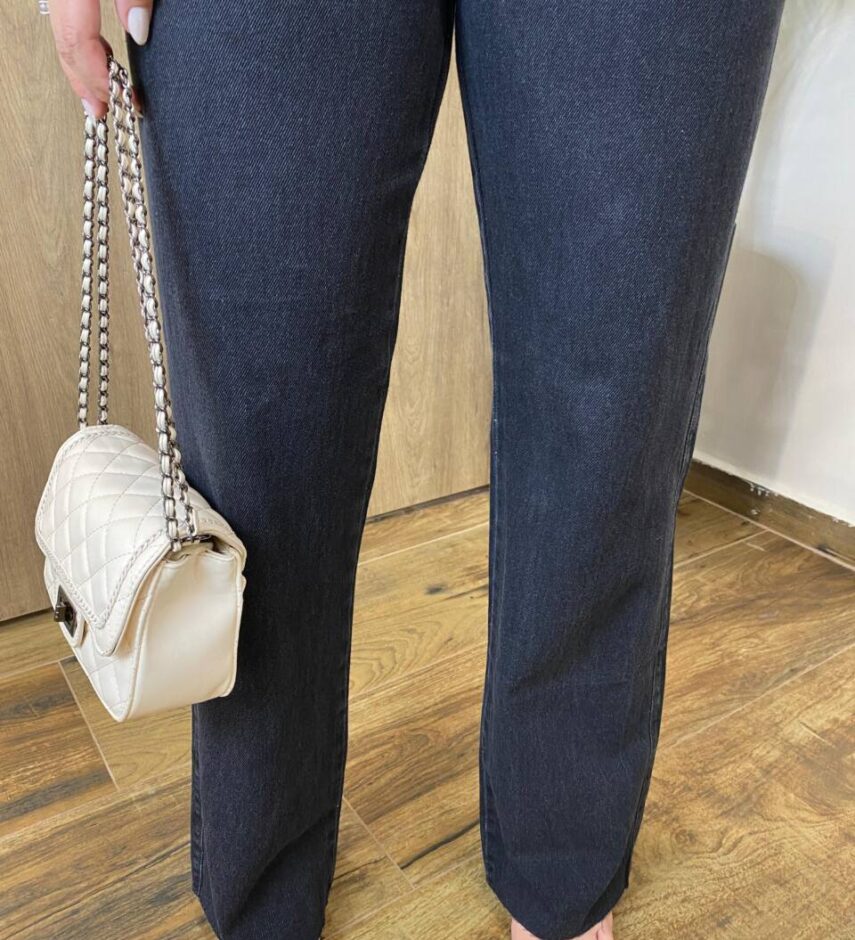 Calça Feminina Valentina Jeans Reta Barra a Fio Preta - Fernanda Ramos Store