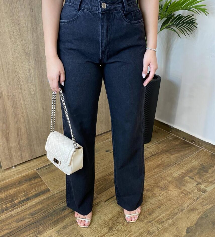 Calça Feminina Valentina Jeans Reta Barra a Fio Preta - Fernanda Ramos Store