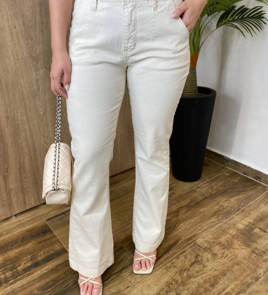 Calça Jeans Feminina Flare Boot Cut com Elastano Off White 26993 - Fernanda Ramos Store