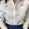 Camisa Feminina Social Branca com Bordado de Flor - Fernanda Ramos Store