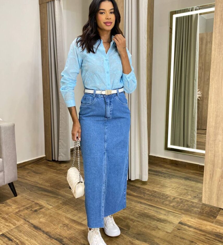 Camisa Feminina Manga Longa Lívia Azul com Bordado Floral - Fernanda Ramos Store