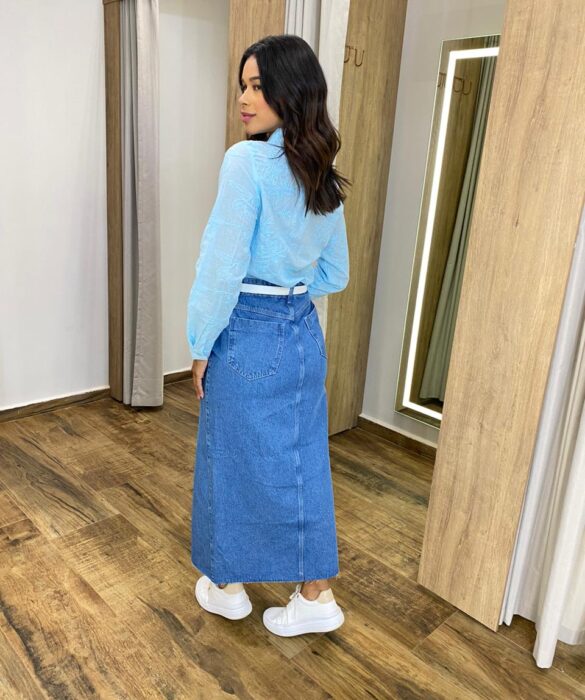 Camisa Feminina Manga Longa Lívia Azul com Bordado Floral - Fernanda Ramos Store