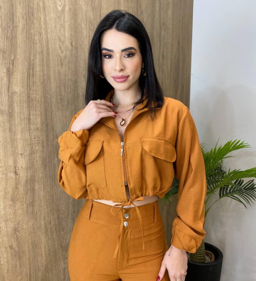 Conjunto Alfaiataria Feminino Cropped Manga Longa e Calça Caramelo - Fernanda Ramos Store
