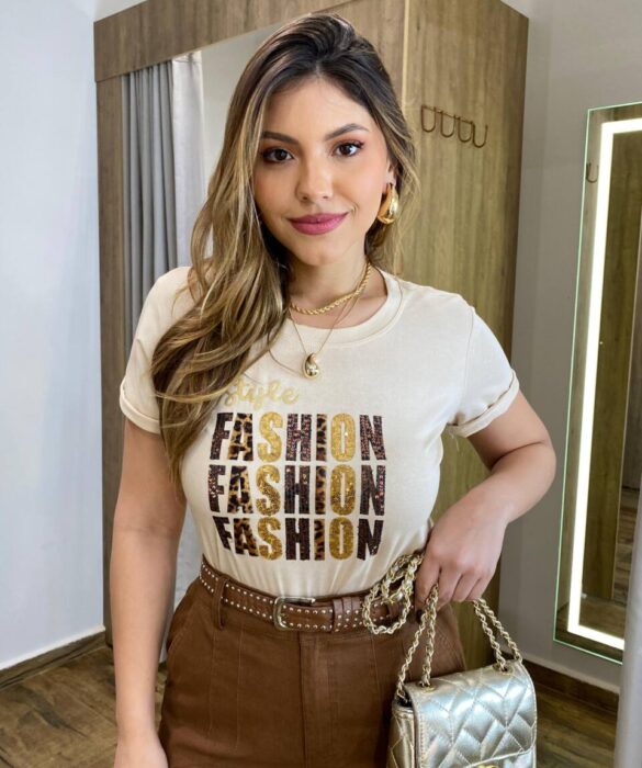 T-shirt Feminina Manga Curta Bege Style Fashion - Fernanda Ramos Store