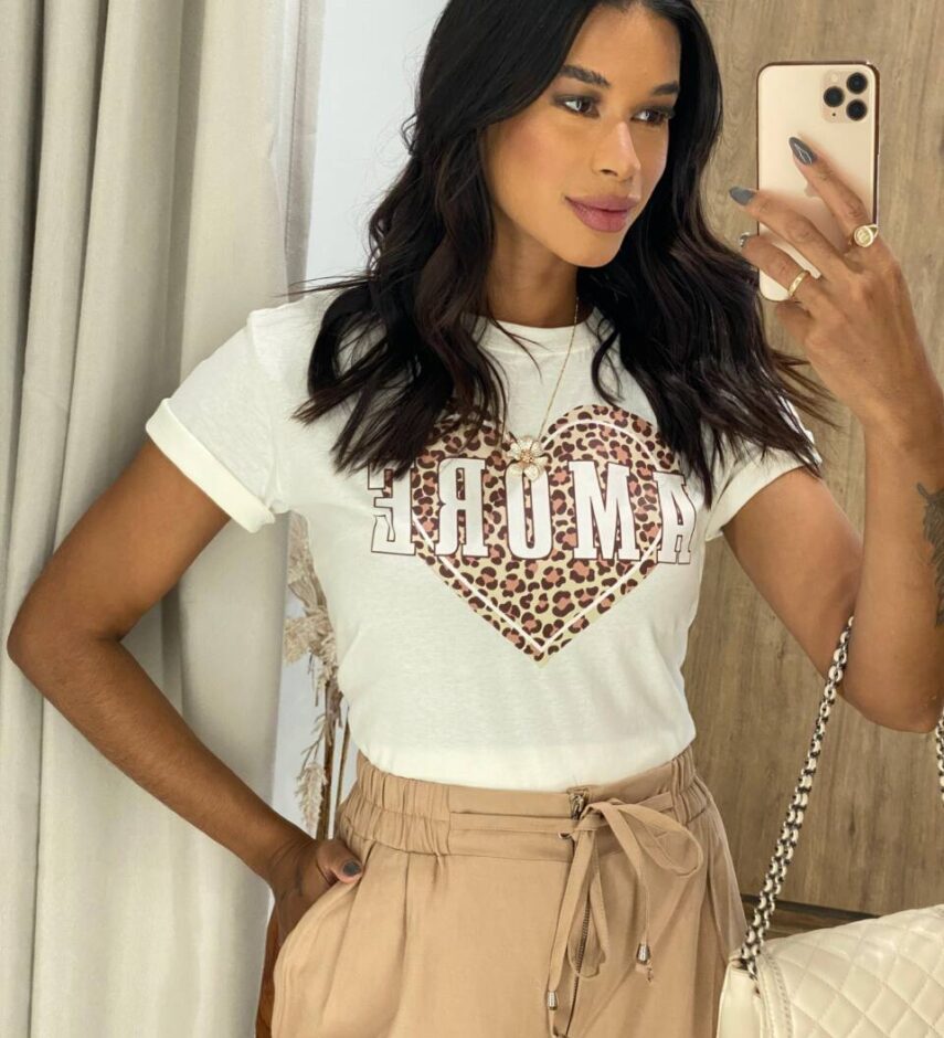 T-shirt Feminina Manga Curta Off White Amore - Fernanda Ramos Store
