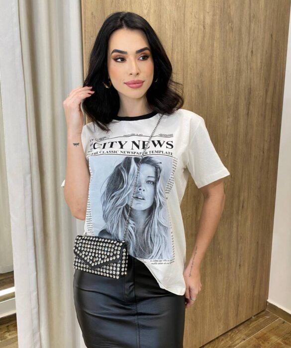 T-shirt Manga Curta Plus Size Off White City News - Fernanda Ramos Store