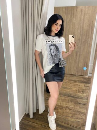 T-shirt Manga Curta Plus Size Off White City News - Fernanda Ramos Store