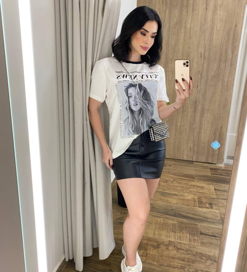 T-shirt Manga Curta Plus Size Off White City News - Fernanda Ramos Store
