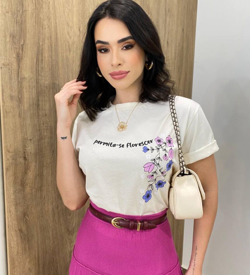 T-shirt Manga Curta Plus Size Off White Permita-se Florescer - Fernanda Ramos Store