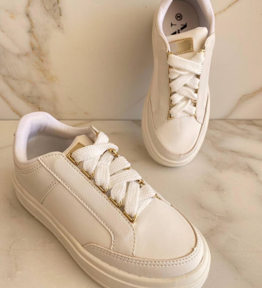 Tênis Feminino Milena Branco com Detalhe Dourado - Fernanda Ramos Store