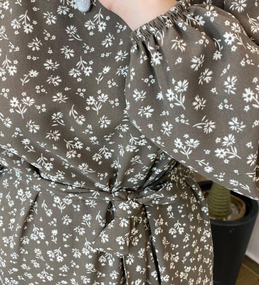 Vestido Feminino Curto Manga Longa com Amarração Marrom Estampado - Fernanda Ramos Store