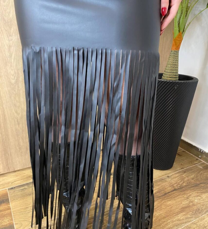 Vestido Feminino Midi Couro Eco Tomara que Caia com Franjas Preto - Fernanda Ramos Store