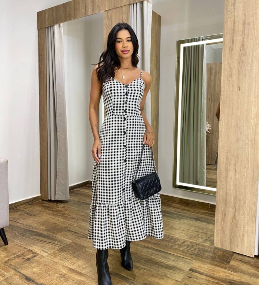 Vestido Longuete Suzy com Bojo e Botões Xadrez Preto - Fernanda Ramos Store