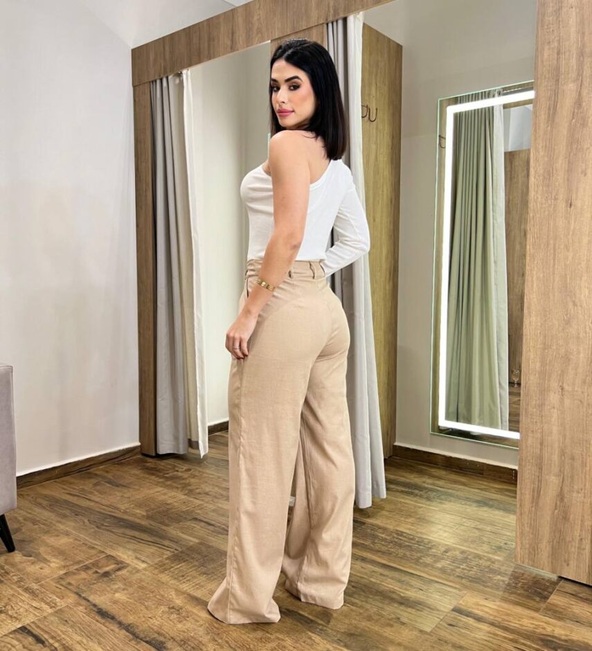 Blusa Feminina Vitória Nula Manga Canelada Off White - Fernanda Ramos Store