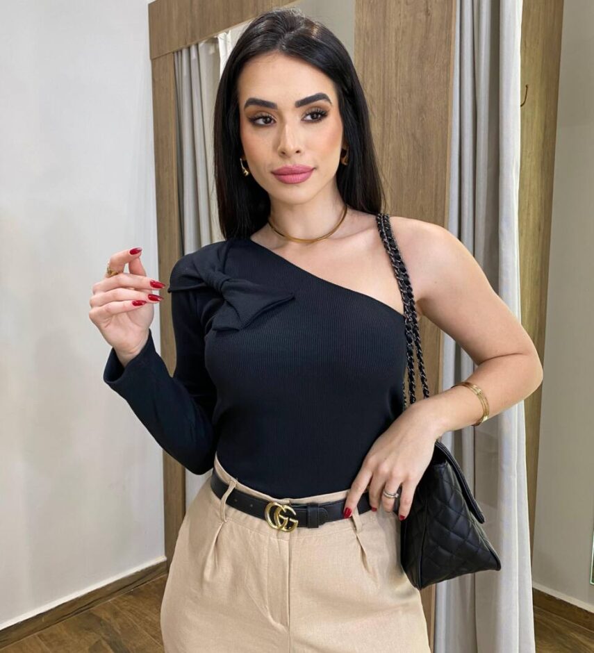 Blusa Feminina Vitória Nula Manga Canelada Preta - Fernanda Ramos Store