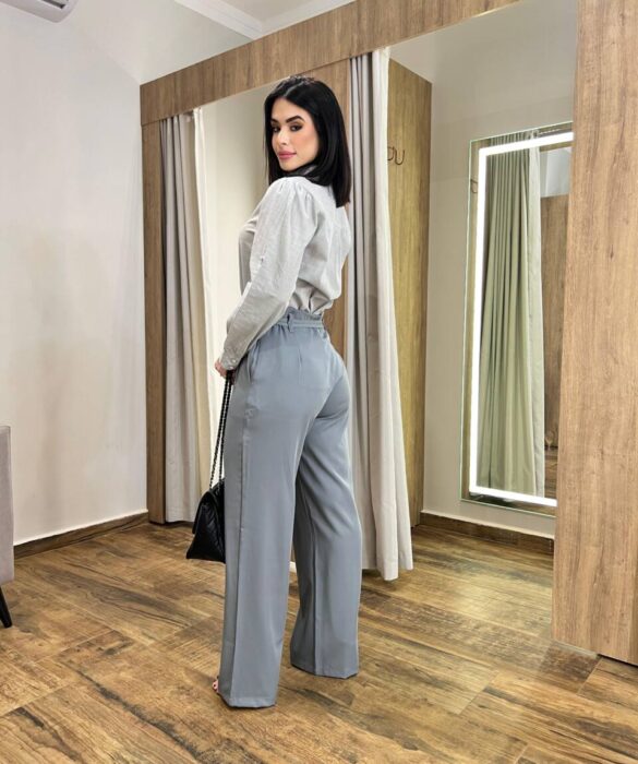 Calça Feminina Clara Alfaiataria Pantalona Cinza Claro com Amarração - Fernanda Ramos Store