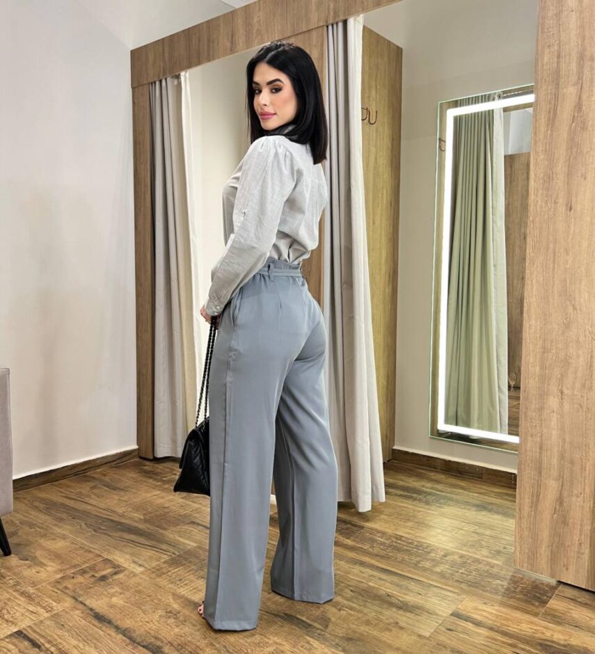 Calça Feminina Clara Alfaiataria Pantalona Cinza Claro com Amarração - Fernanda Ramos Store