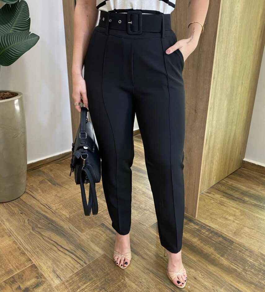 Calça Feminina Laísa Alfaiataria Reta Preta com Cinto - Fernanda Ramos Store