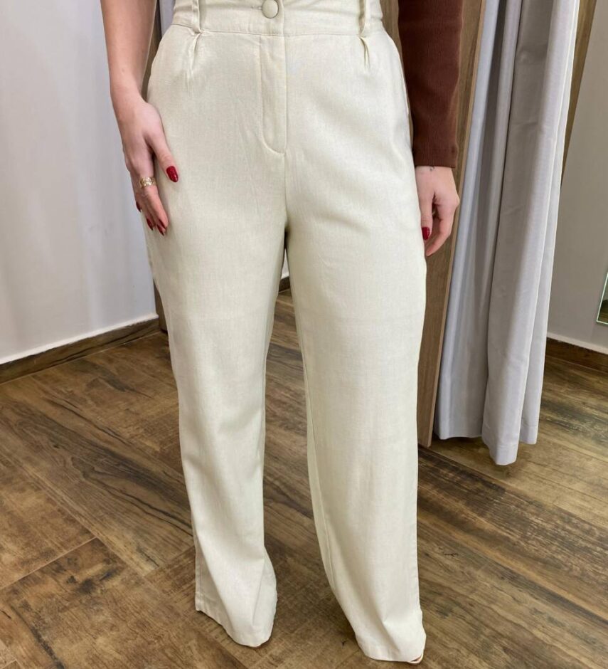 Calça Feminina Pantalona Bianca Nude com Botão Encapado - Fernanda Ramos Store