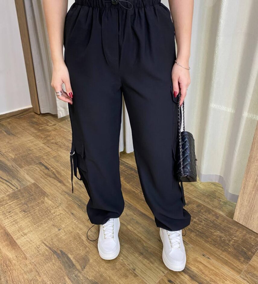 Calça Feminina Parachute Cargo Preta - Fernanda Ramos Store
