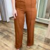 Conjunto Feminino Alfaiataria Chloe Regata e Calça Pantalona Marrom - Fernanda Ramos Store