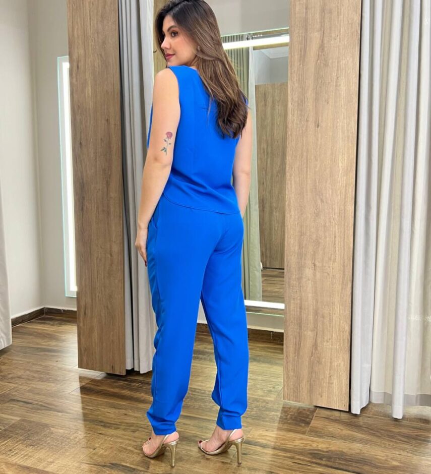 Conjunto Feminino Alfaiataria Lara Regata e Calça Cenoura Azul - Fernanda Ramos Store