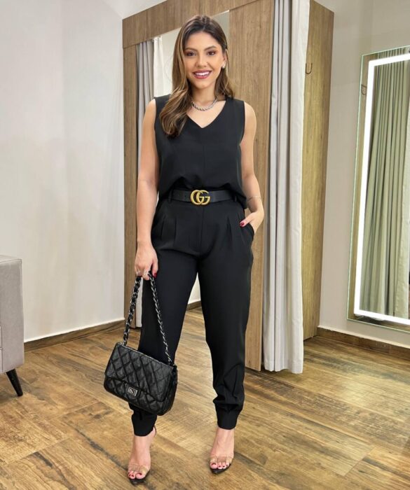 Conjunto Feminino Alfaiataria Lara Regata e Calça Cenoura Preto - Fernanda Ramos Store