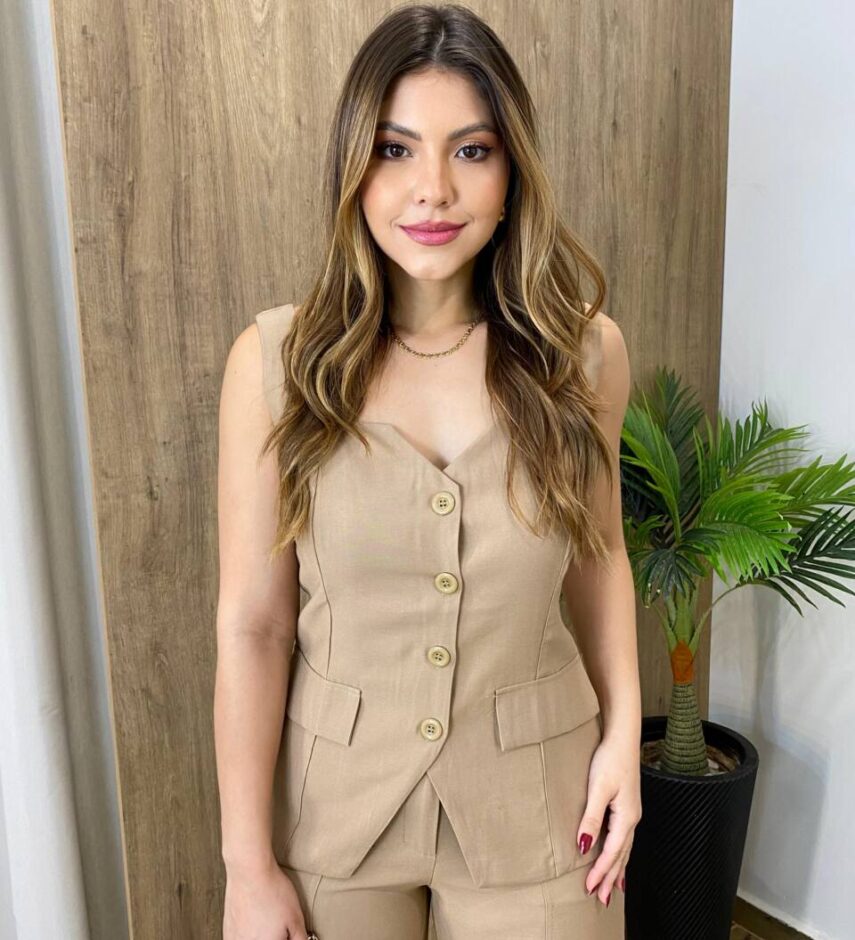 Conjunto Feminino Fernanda Colete e Calça Pantalona Bege - Fernanda Ramos Store