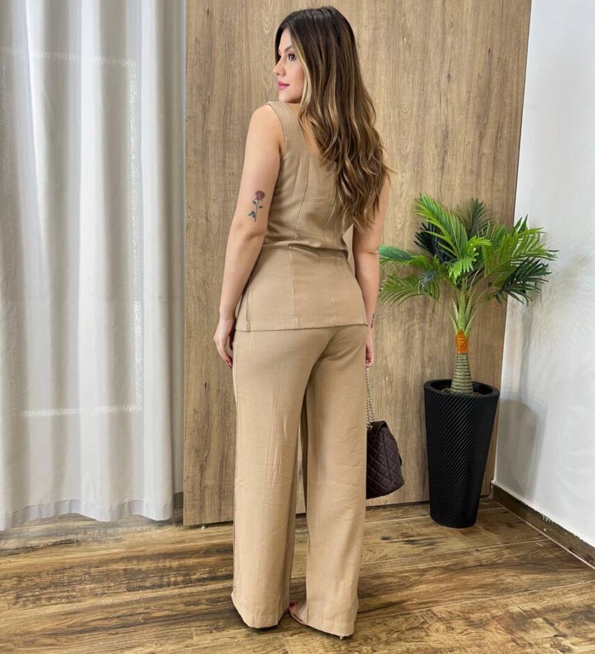 Conjunto Feminino Fernanda Colete e Calça Pantalona Bege - Fernanda Ramos Store