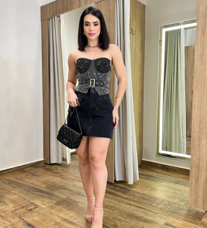 Saia Jeans Curta Juliana Preta com Aplicações - Fernanda Ramos Store