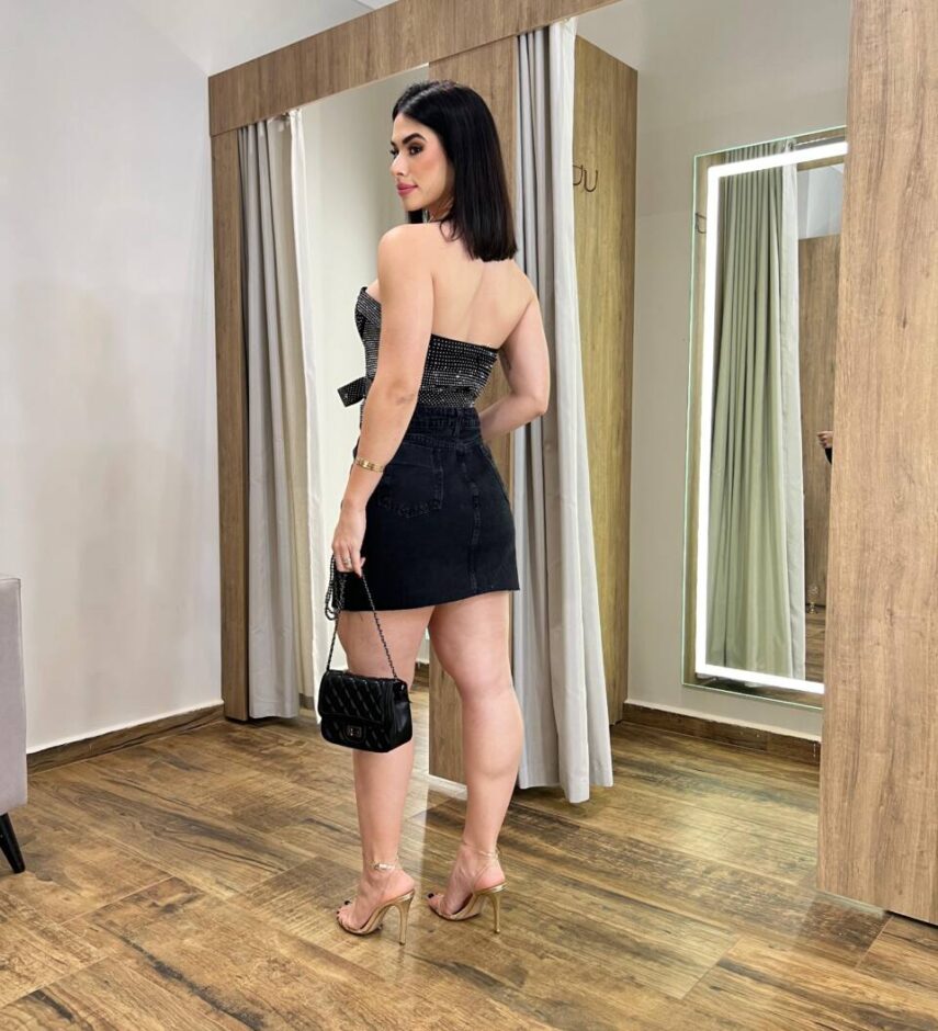 Saia Jeans Curta Juliana Preta com Aplicações - Fernanda Ramos Store