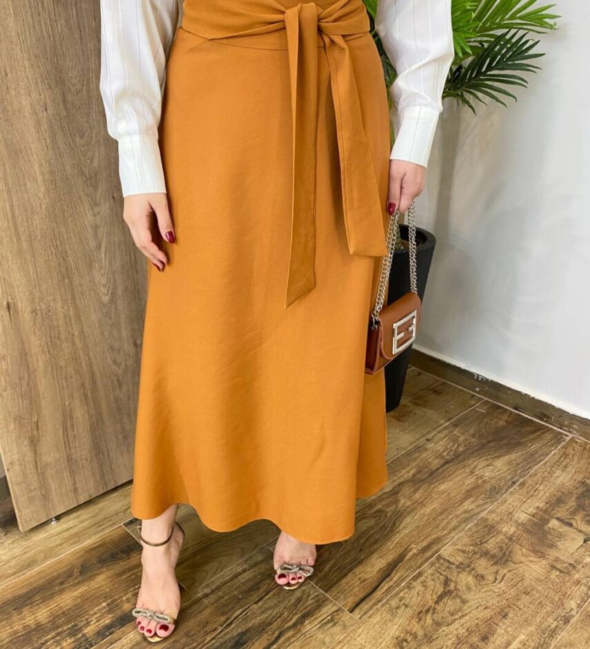 Saia Midi Feminina Manuela Alfaiataria Caramelo com Amarração - Fernanda Ramos Store